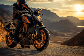 Pantalon moto en cuir et Gore-Tex pour sécurité et confort